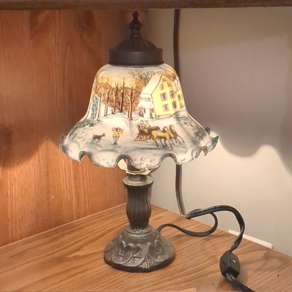 Other - Vintage 2002 Currier & Ives American Winter Scene Painted Glass Lamp & Base 12"